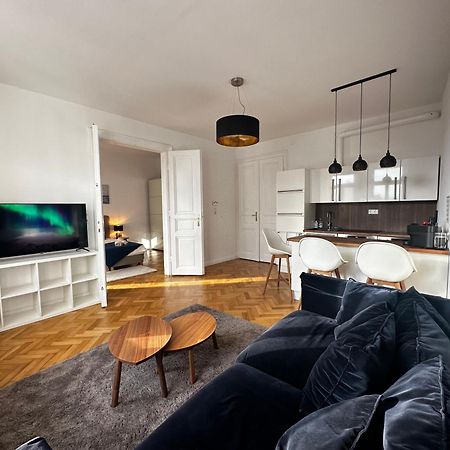 Luxury 3 Bedroom Apartment Near Schoenbrunn Palace ウィーン エクステリア 写真