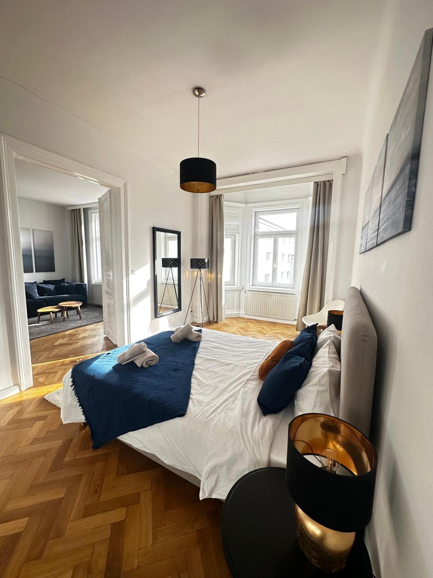 Luxury 3 Bedroom Apartment Near Schoenbrunn Palace ウィーン エクステリア 写真